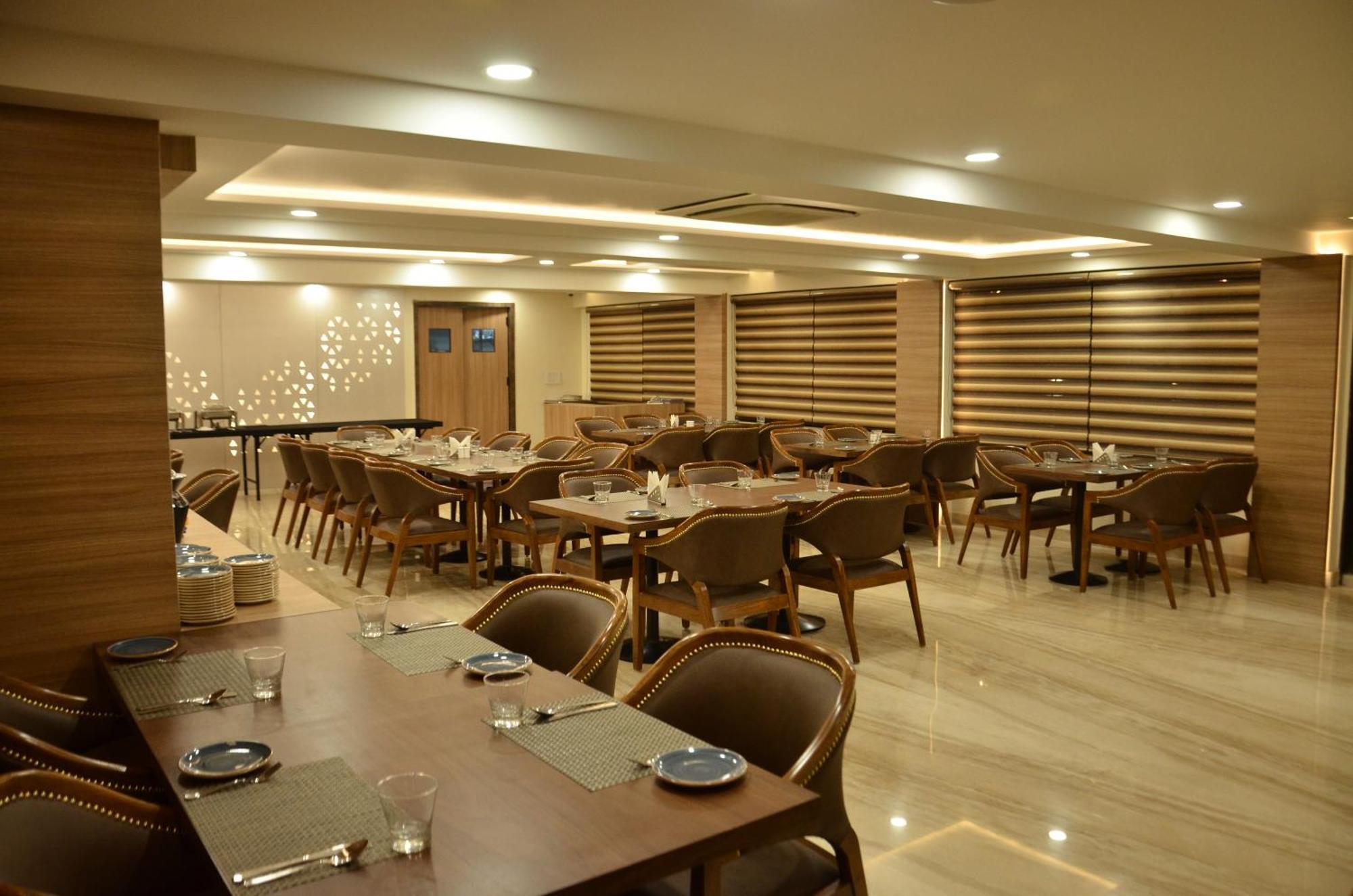 The Ved Mantra Otel Gwalior Dış mekan fotoğraf