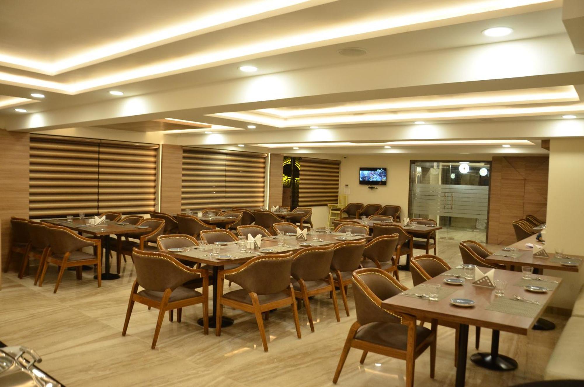 The Ved Mantra Otel Gwalior Dış mekan fotoğraf